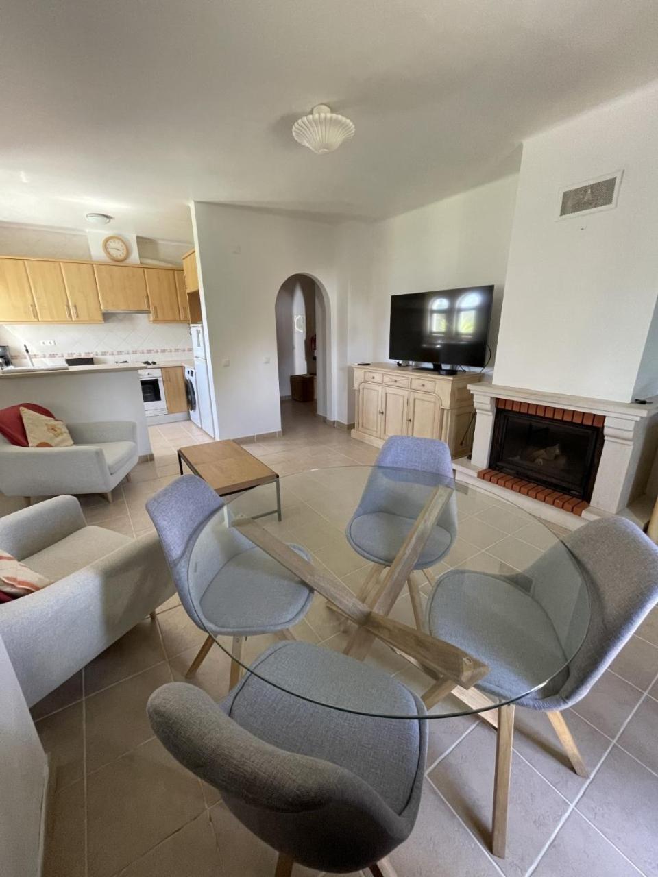 Apartamentos Santa Teresinha Алвор Экстерьер фото