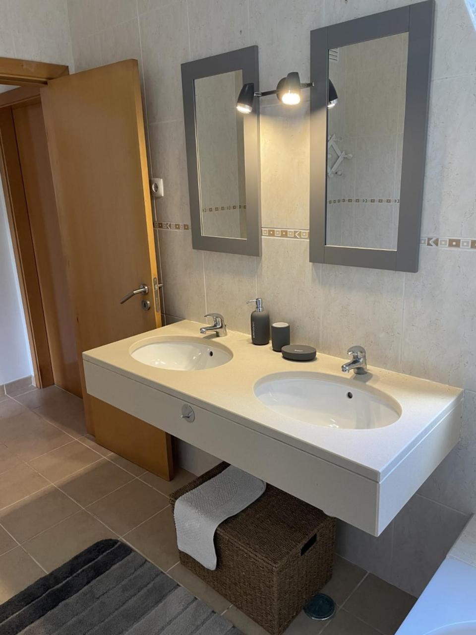Apartamentos Santa Teresinha Алвор Экстерьер фото