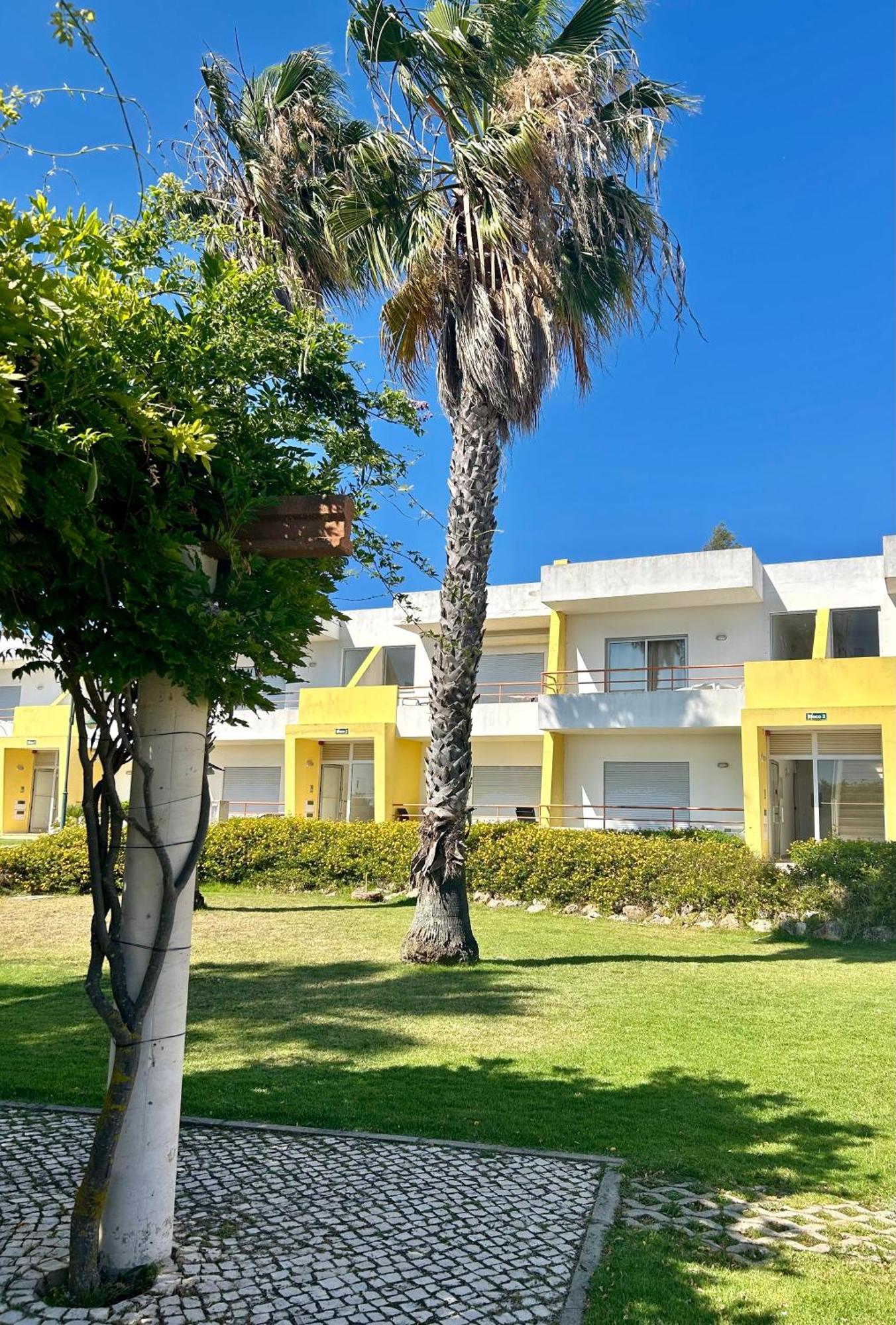 Apartamentos Santa Teresinha Алвор Экстерьер фото