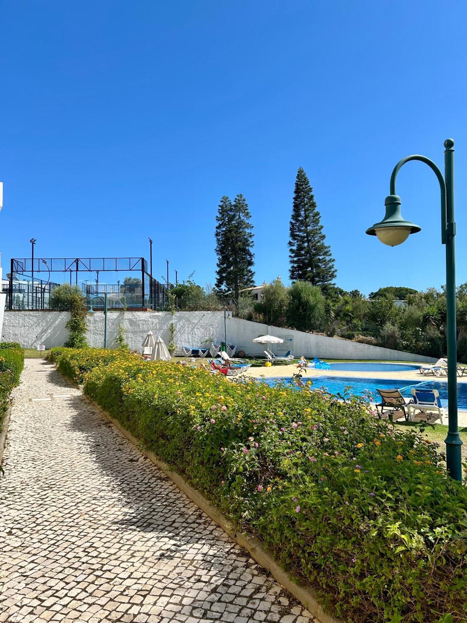 Apartamentos Santa Teresinha Алвор Экстерьер фото