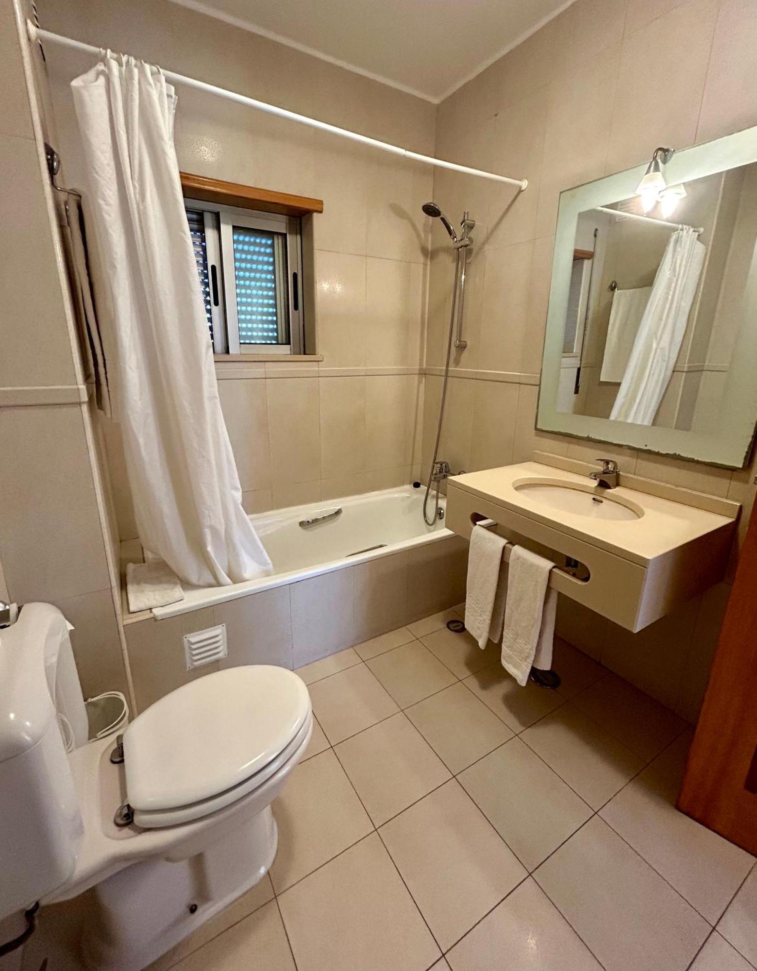Apartamentos Santa Teresinha Алвор Экстерьер фото