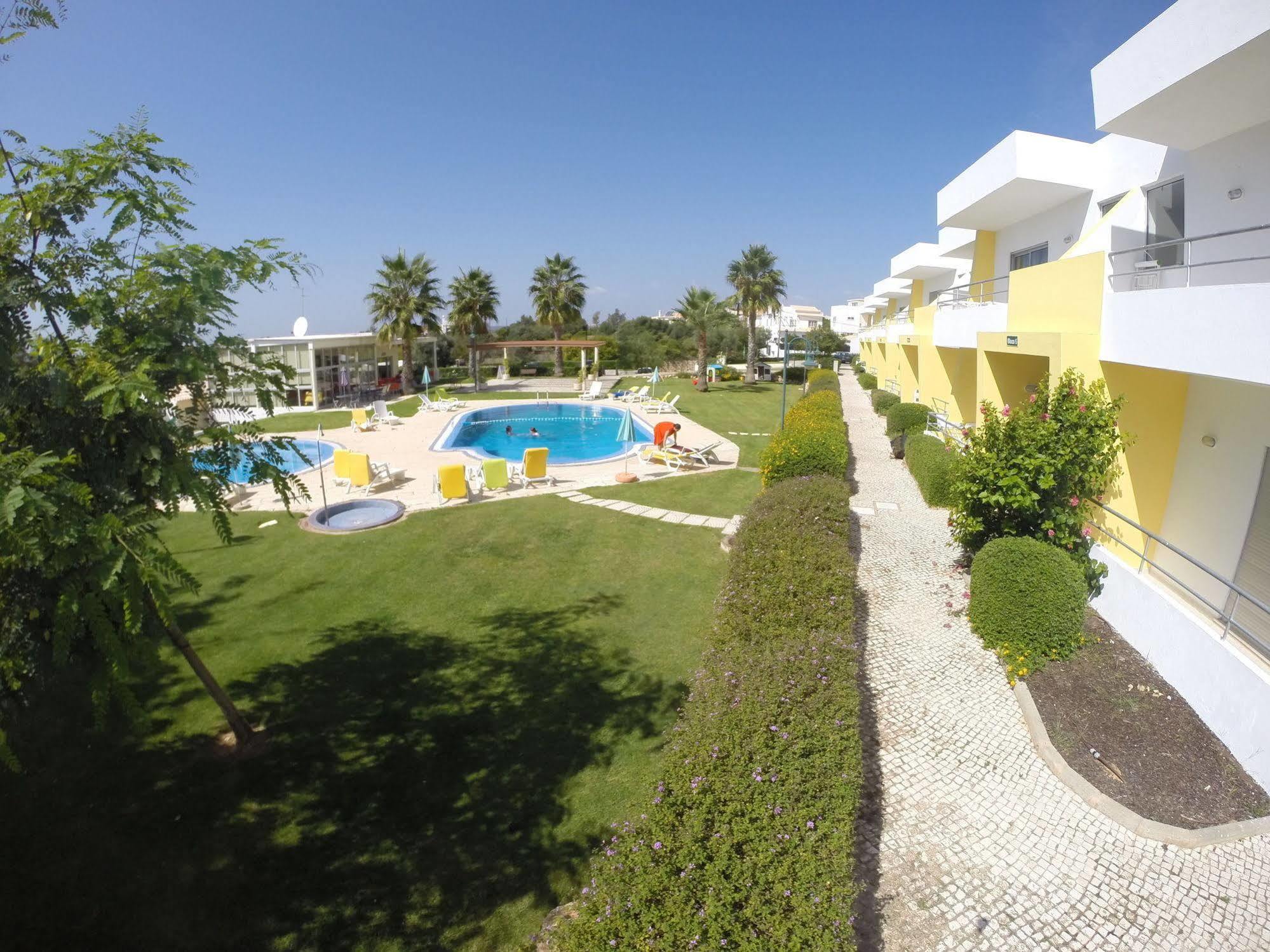 Apartamentos Santa Teresinha Алвор Экстерьер фото