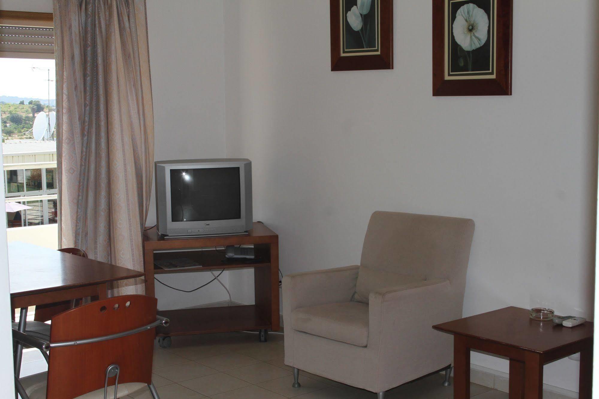 Apartamentos Santa Teresinha Алвор Экстерьер фото