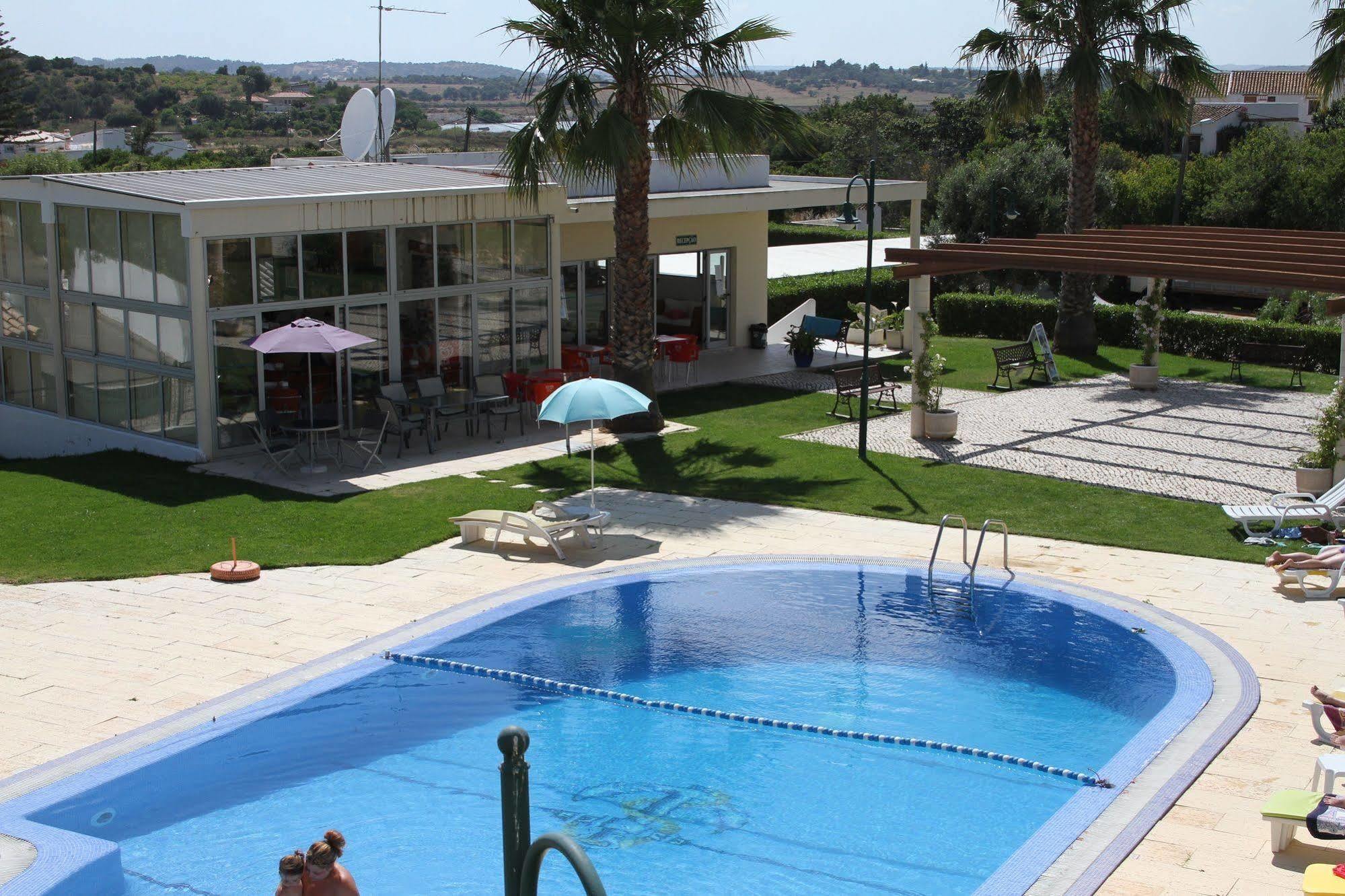 Apartamentos Santa Teresinha Алвор Экстерьер фото